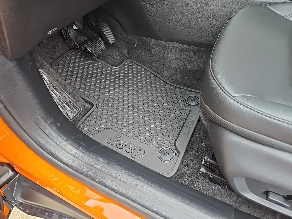 New 2026 Jeep Compass Latitude AWD/4WD image 33