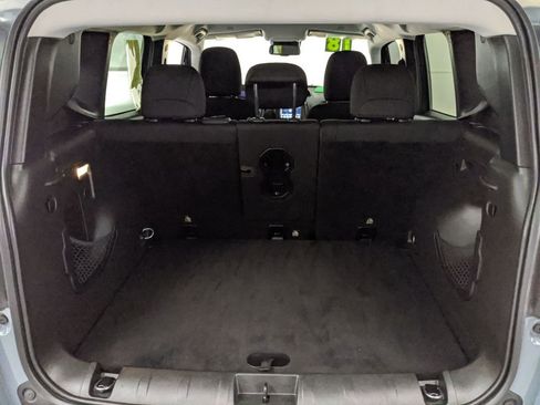 Used 2018 Jeep Renegade Latitude w/ Popular Equipment Group image 19