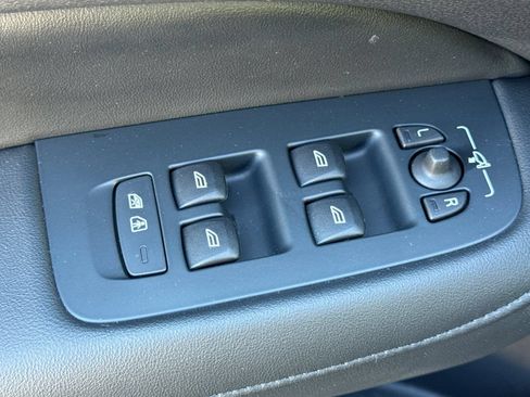 Certified 2025 Volvo S60 B5 Plus AWD/4WD image 16