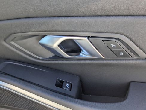 Used 2025 BMW 330i Sedan w/ Convenience Package image 35