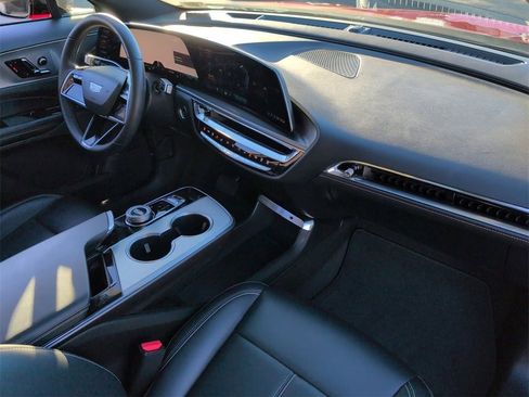 Certified 2024 Cadillac Lyriq Tech w/ Driver Assist Package image 29