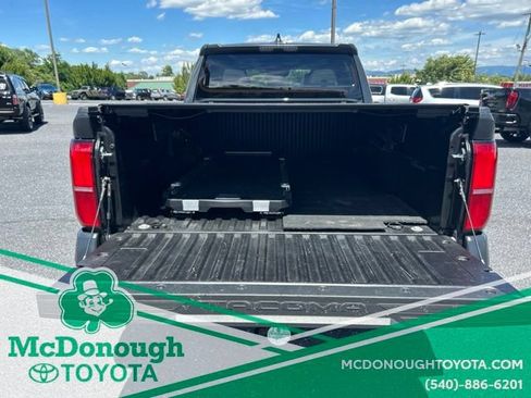 Certified 2025 Toyota Tacoma SR5 AWD/4WD image 5