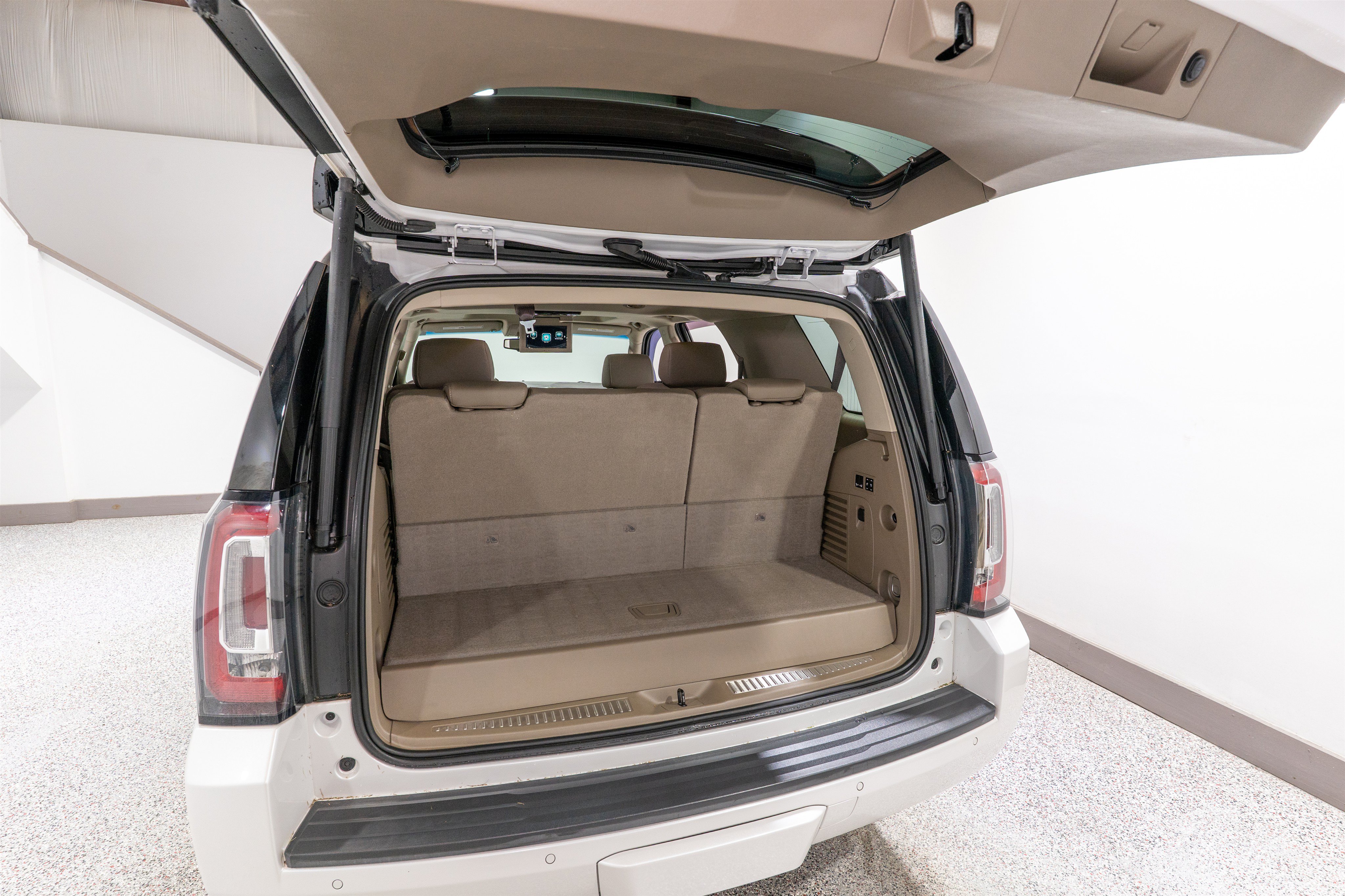 Used 2019 GMC Yukon SLT w/ Premium Edition AWD/4WD image 34