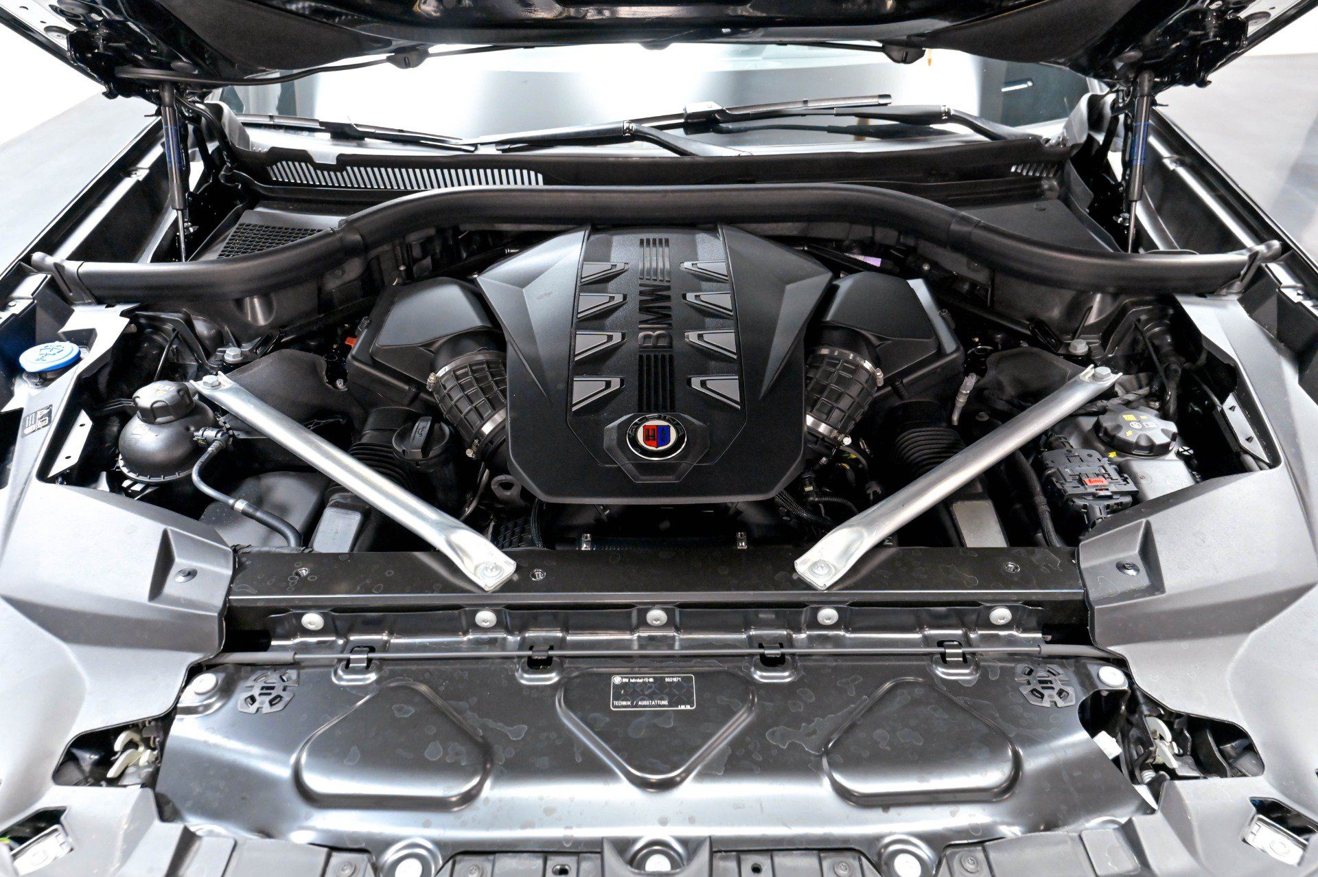 Used 2023 BMW ALPINA XB7 AWD/4WD image 51