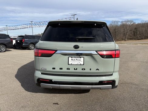 Used 2024 Toyota Sequoia Limited image 4