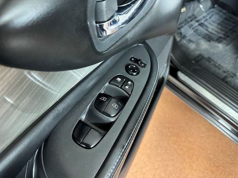 Used 2017 Nissan Murano SV image 16