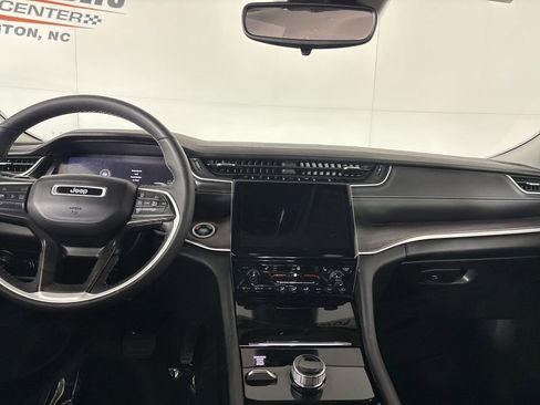 Used 2023 Jeep Grand Cherokee L Limited w/ Luxury Tech Group II image 24