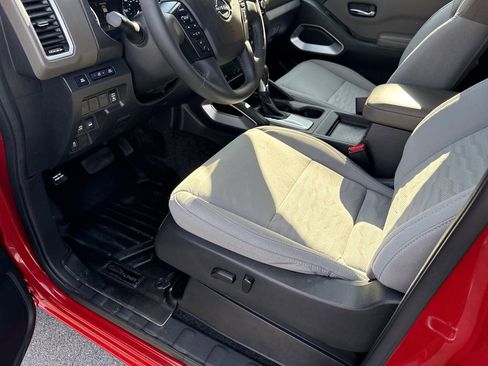 Used 2023 Nissan Frontier SV image 24