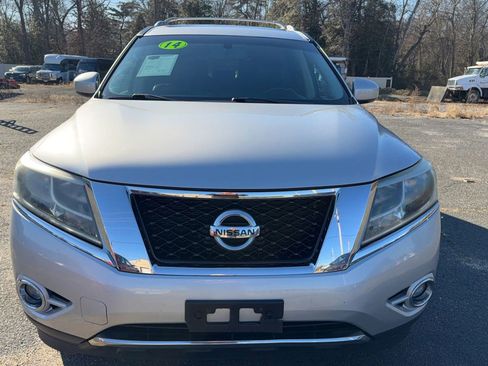 Used 2014 Nissan Pathfinder SL w/ SL Premium Package image 2