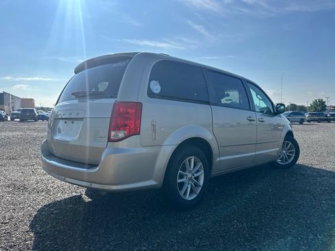 Used 2015 Dodge Grand Caravan SXT w/ Rear Park Assist Package FWD image 10