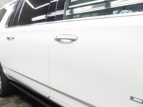 Used 2021 GMC Yukon XL Denali w/ Denali Premium Package image 32