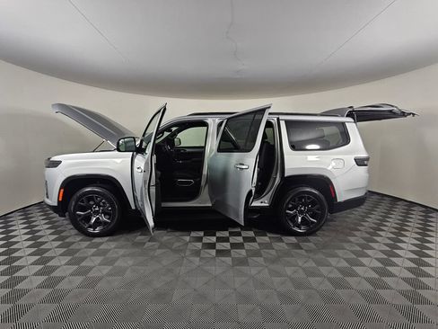New 2026 Jeep Grand Wagoneer Limited AWD/4WD image 17