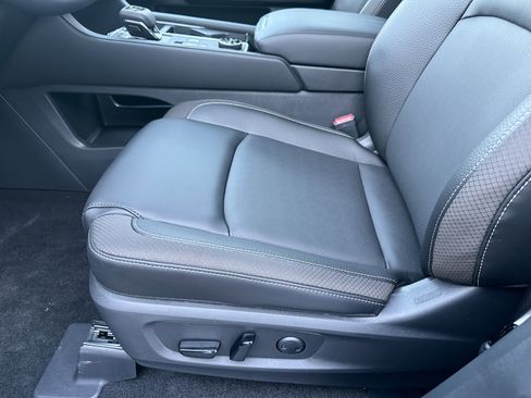 New 2026 Nissan Pathfinder SL image 32