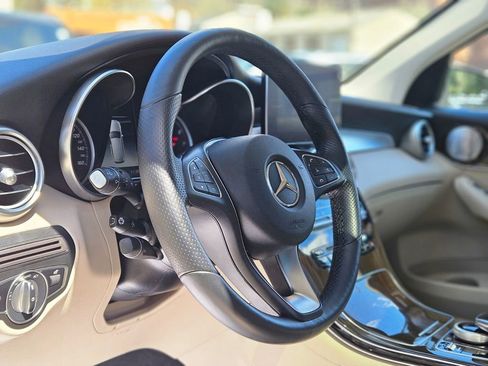 Used 2018 Mercedes-Benz GLC 300 4MATIC image 16