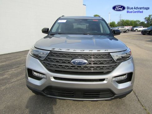Certified 2024 Ford Explorer XLT w/ Equipment Group 202A AWD/4WD image 7
