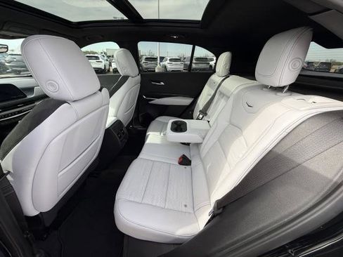 Used 2025 Cadillac XT4 Sport image 28