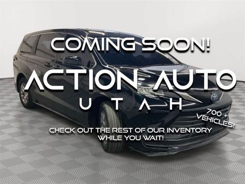 Used 2021 Toyota Sienna LE FWD image 1