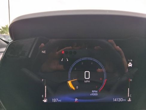Used 2025 Chevrolet Trax RS w/ Sunroof Package FWD image 11