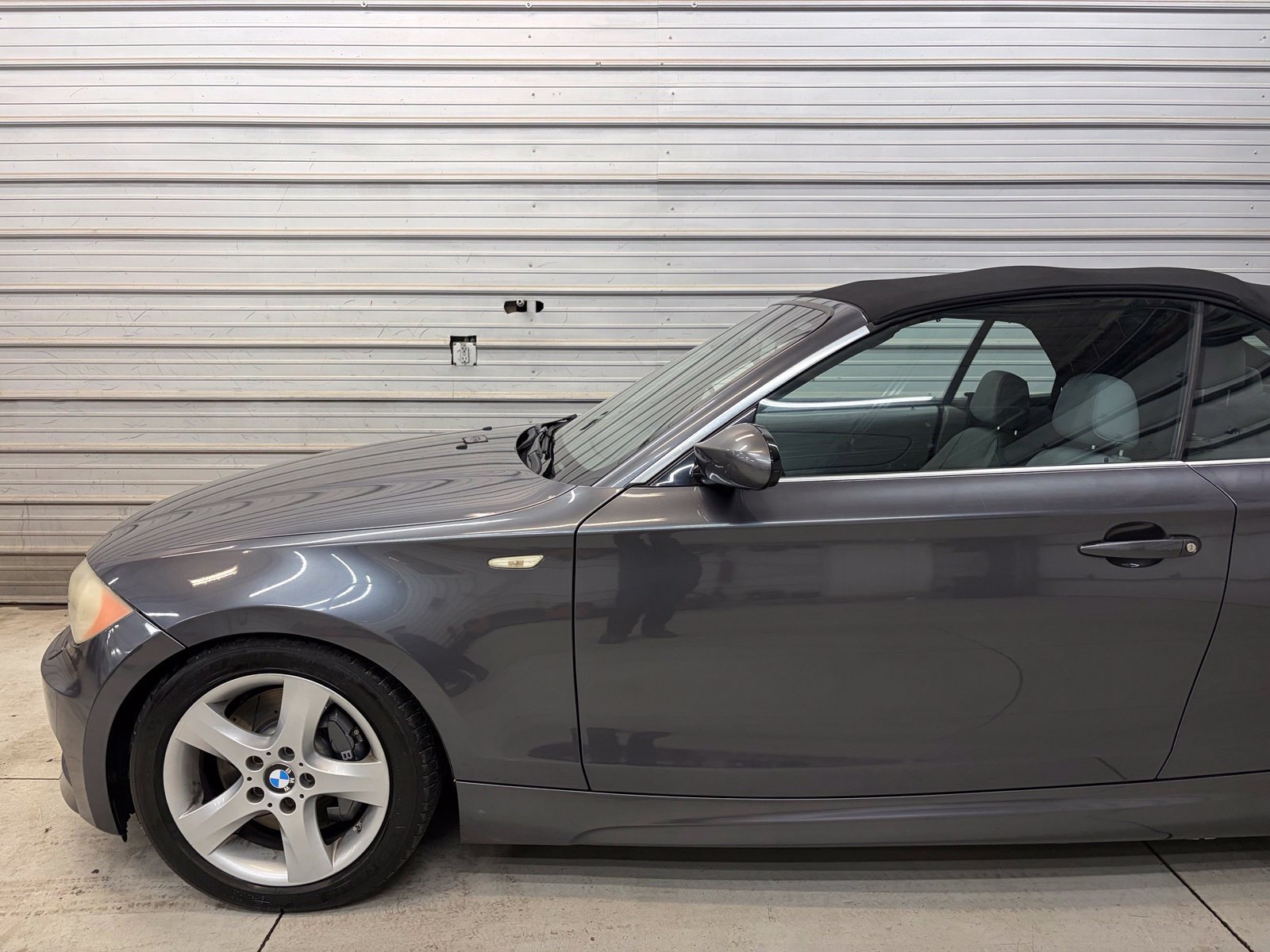 Used 2008 BMW 135i Convertible RWD image 3