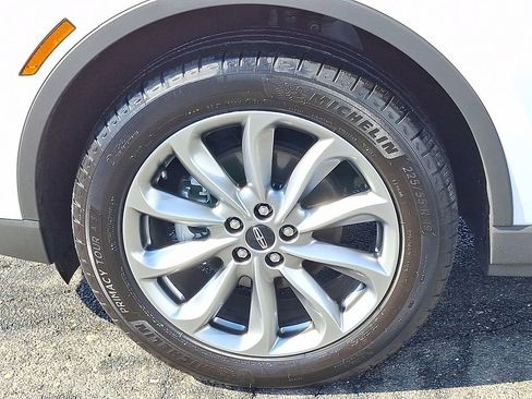 Used 2022 Lincoln Corsair AWD w/ Premium Package image 9