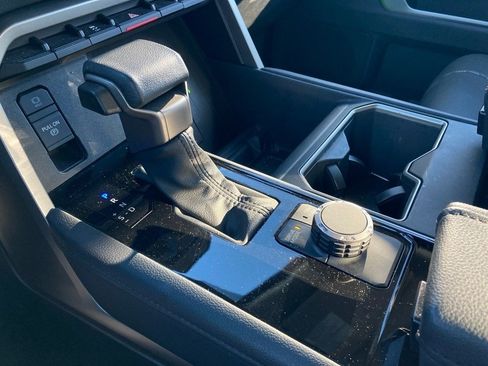 Used 2023 Toyota Tundra Limited image 26