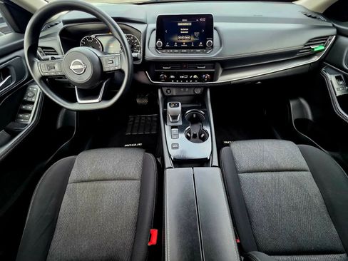 Used 2024 Nissan Rogue SV image 8