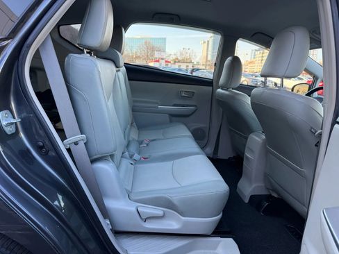 Used 2013 Toyota Prius V Five image 18