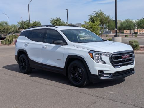 Used 2024 GMC Terrain AT4 w/ Tech Package AWD/4WD image 7