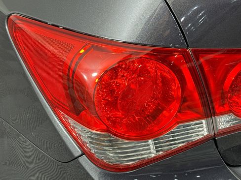 Used 2016 Chevrolet Cruze LT w/ Technology Package image 34