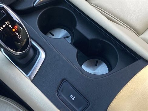 Used 2017 Cadillac XT5 FWD image 31