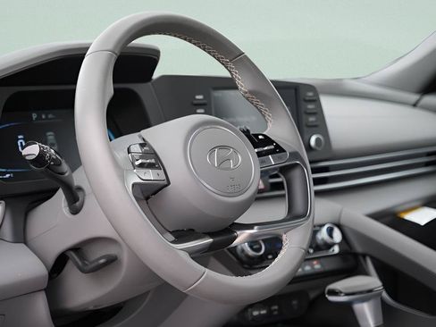 Certified 2025 Hyundai Elantra Sport FWD image 22