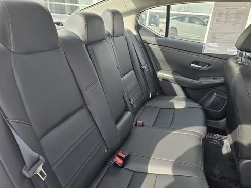 Used 2025 Nissan Sentra SR w/ SR Premium Package image 17