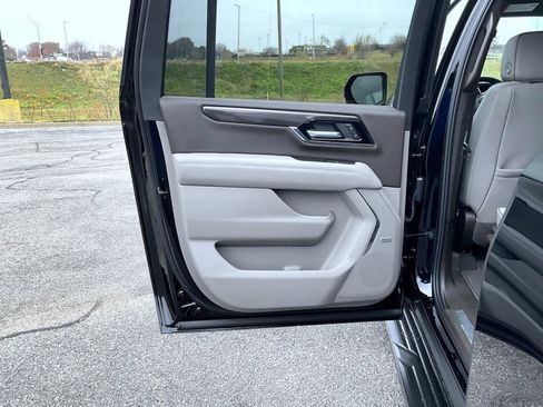 New 2026 GMC Yukon XL Elevation image 21