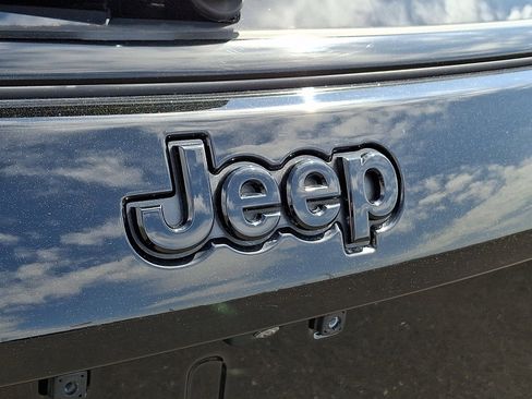 Certified 2022 Jeep Compass Latitude FWD image 28