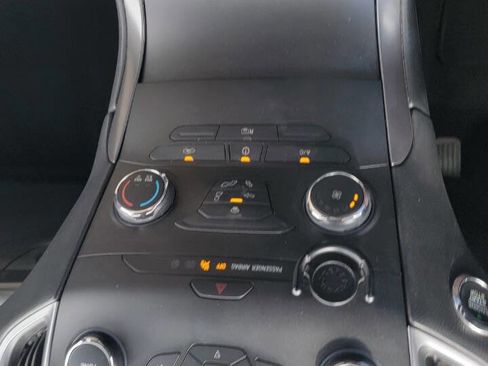 Used 2019 Ford Edge SE FWD image 26