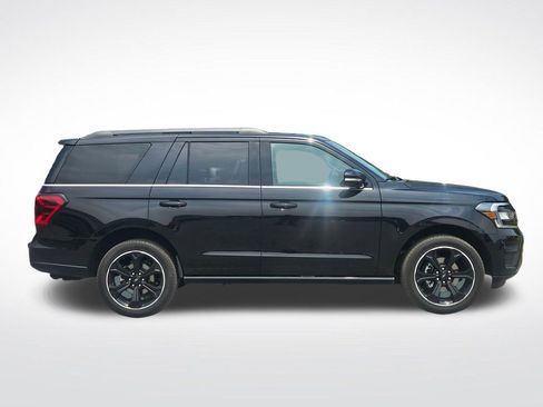 Used 2024 Ford Expedition Limited image 10
