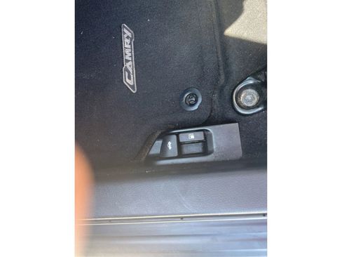 Used 2014 Toyota Camry SE image 22