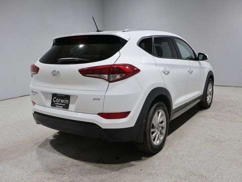 Used 2017 Hyundai Tucson SE w/ SE Popular Package 02 AWD/4WD image 2