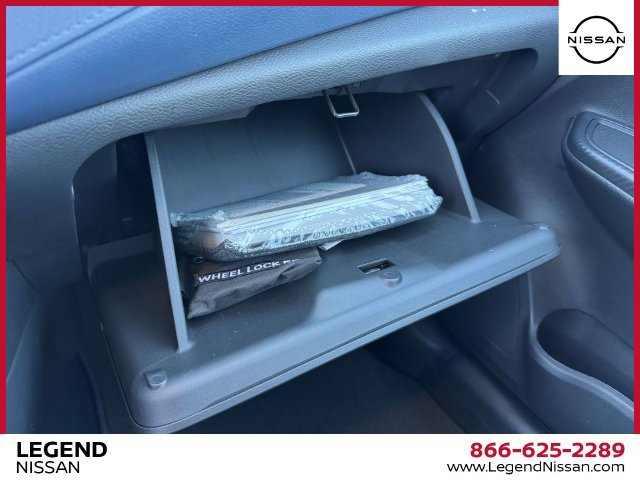 Used 2025 Nissan Versa SV w/ Trunk Package FWD image 30
