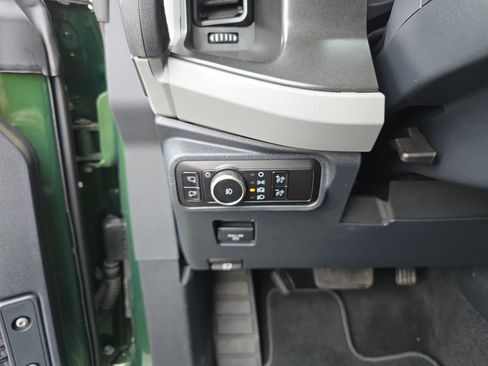 Used 2023 Ford Bronco Badlands image 33