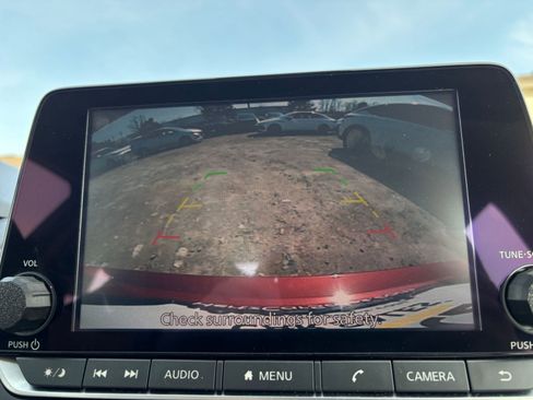 Used 2025 Nissan Altima 2.5 SV image 23