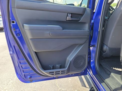 Used 2025 Toyota Tacoma SR5 AWD/4WD image 10