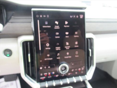 Used 2024 GMC Acadia Denali w/ Super Cruise Package image 25