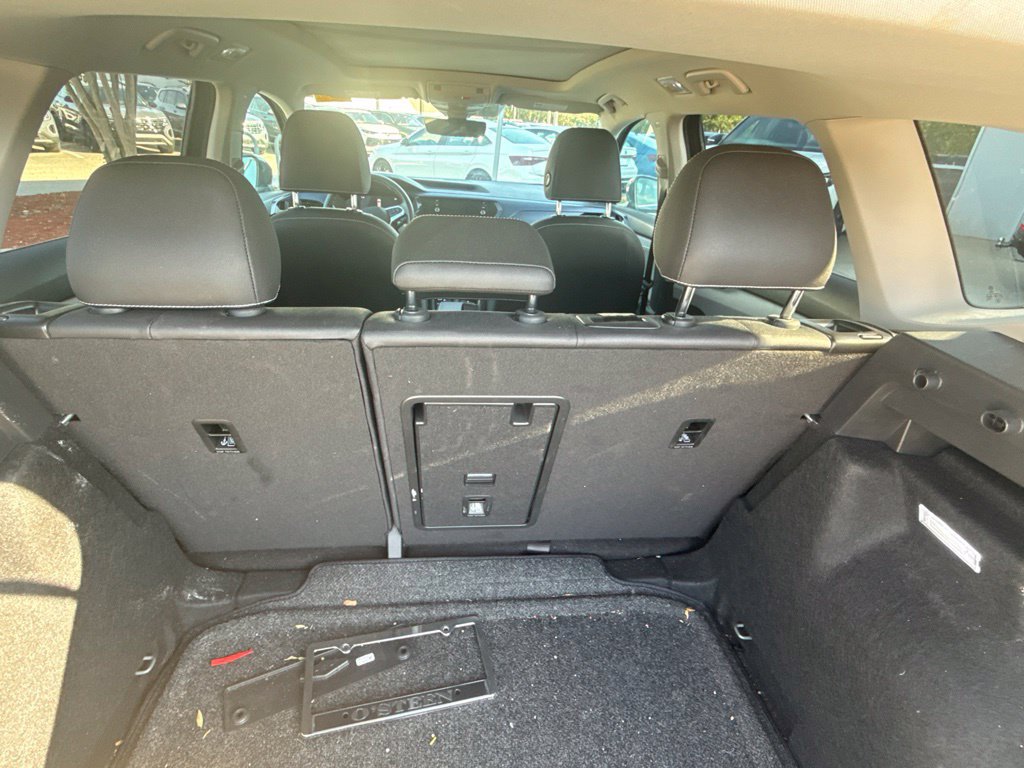 Certified 2024 Volkswagen Taos SE w/ Panoramic Sunroof Package FWD image 27