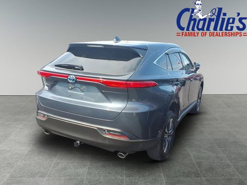 Used 2023 Toyota Venza LE AWD/4WD image 4