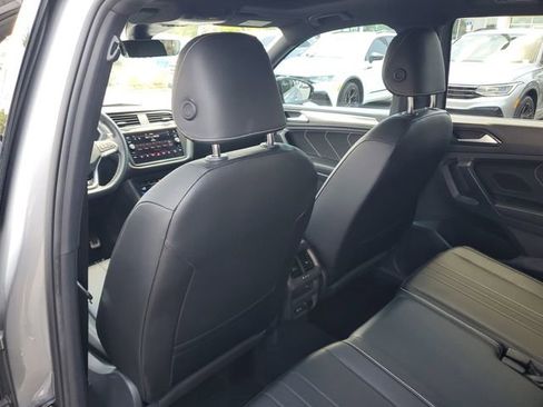 Certified 2023 Volkswagen Tiguan SE R-Line FWD image 10