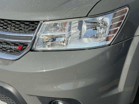Used 2019 Dodge Journey SE image 11