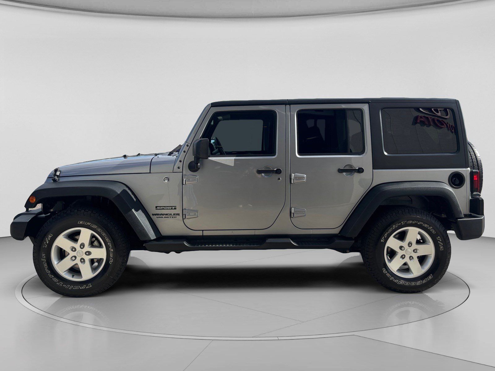 Used 2015 Jeep Wrangler Unlimited Sport w/ Quick Order Package 24S AWD/4WD image 2