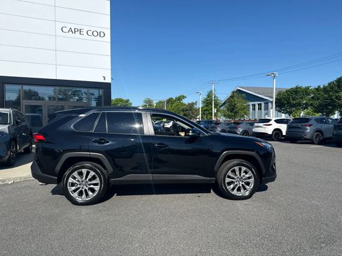 Used 2025 Toyota RAV4 XLE Premium w/ Weather Package AWD/4WD image 6