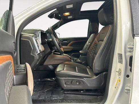 Used 2023 GMC Canyon Denali image 15